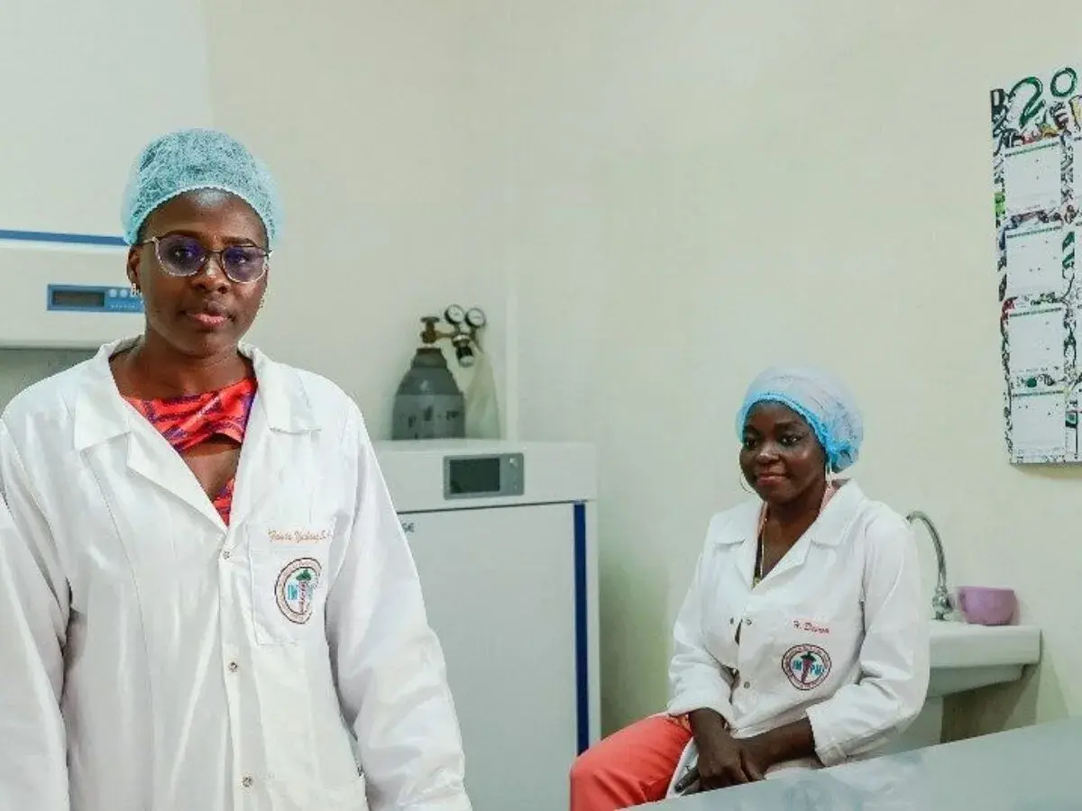 Lire la suite à propos de l’article L&rsquo;avenir de la médecine réside-t-il dans les plantes ? Deux Camerounaises ouvrent la voie