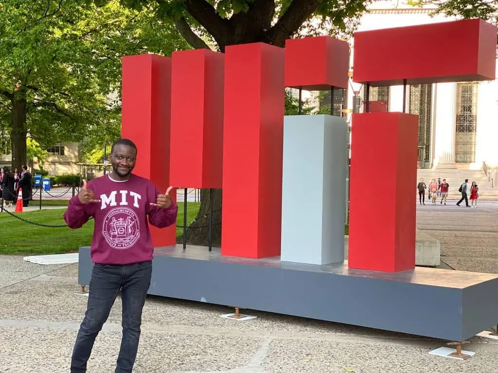 Read more about the article Arsène Biwolé, the Cameroonian nuclear engineer and physicist who is working to create an artificial sun