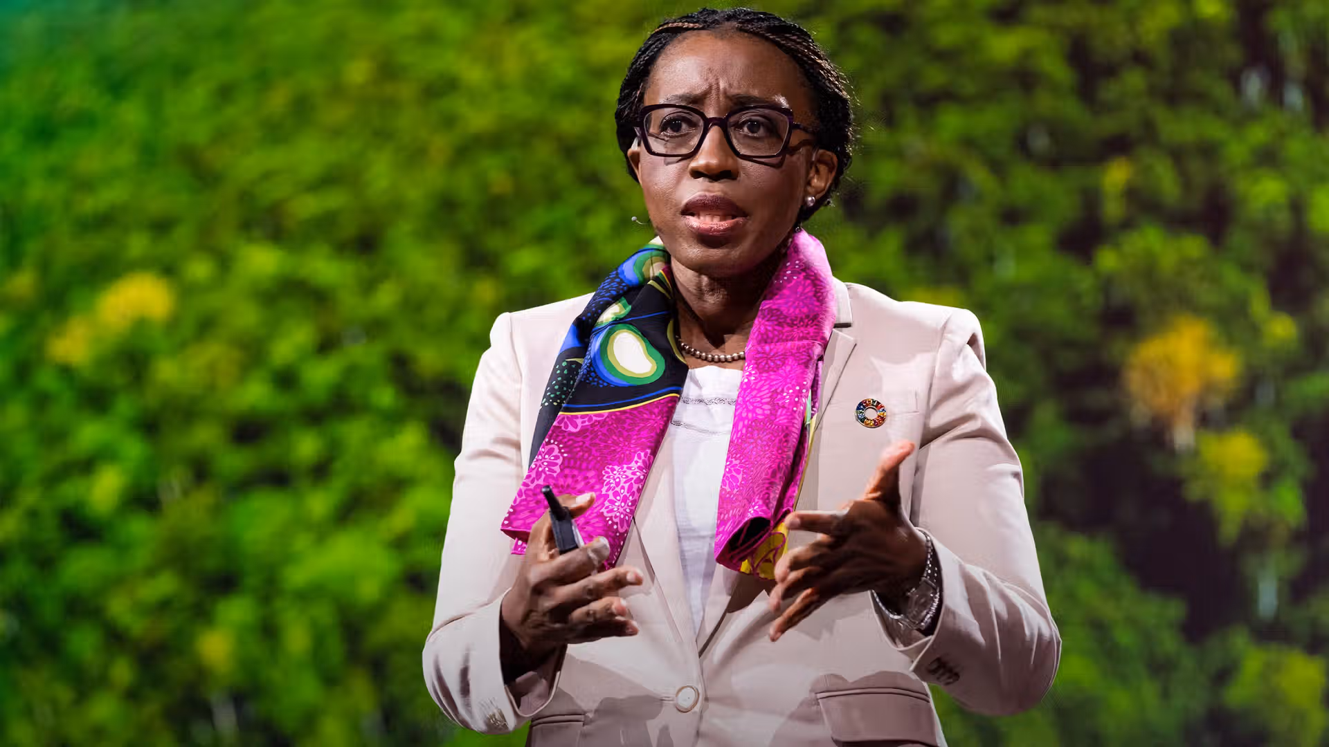 Read more about the article Vera Songwe: A Champion of Economic Development and Sustainability in Africa