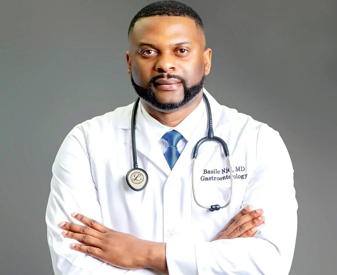 Lire la suite à propos de l’article Basile Njei le docteur camerounais alliant expertise clinique et recherche novatrice