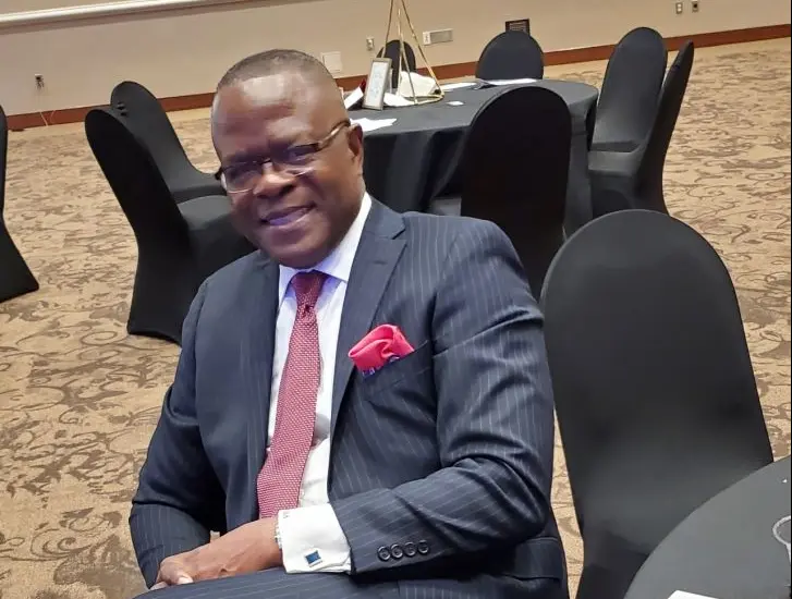 Lire la suite à propos de l’article Jean Mbok : un expert en industrie pétrolière au service de l&rsquo;avenir du Cameroun avec Puissance 237