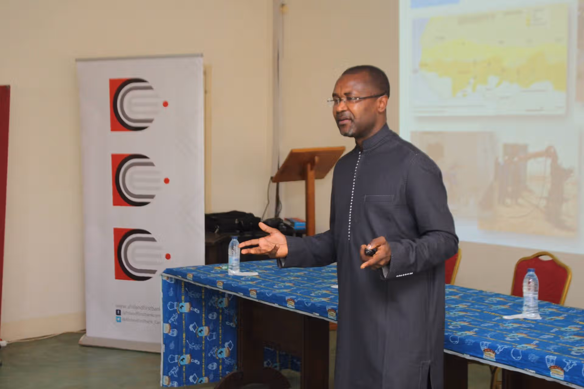 Lire la suite à propos de l’article Vincent Nkong-Njock : un visionnaire au service de l&rsquo;avenir énergétique de l&rsquo;Afrique, en synergie avec Puissance 237